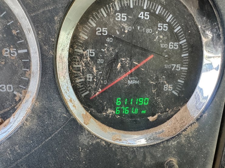 2013-kenworth-t800-image-13