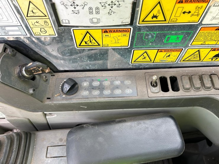 caterpillar-320e-image-25