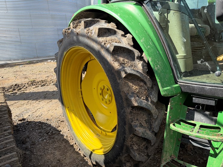 2012-john-deere-6430-image-10