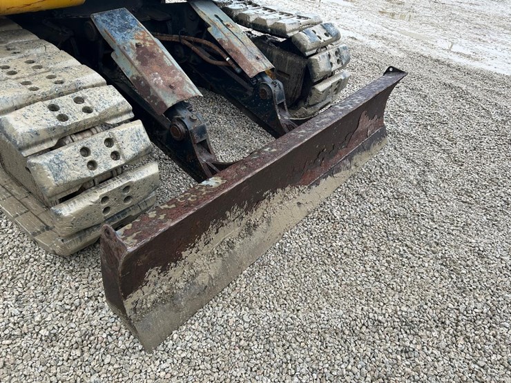 2020-deere-135g-image-10