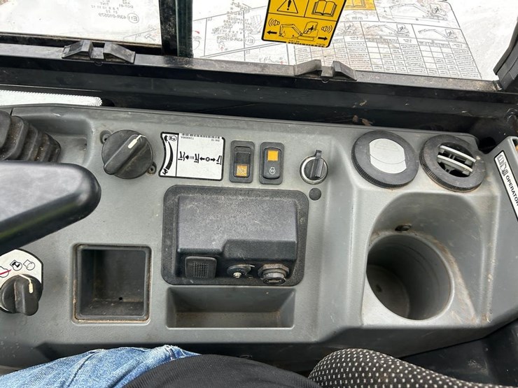 2020-bobcat-e42-image-23