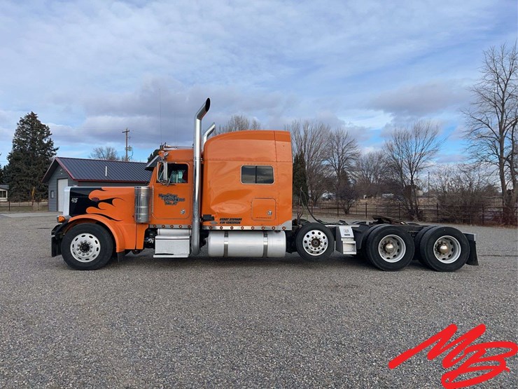 2004-peterbilt-379-image-3