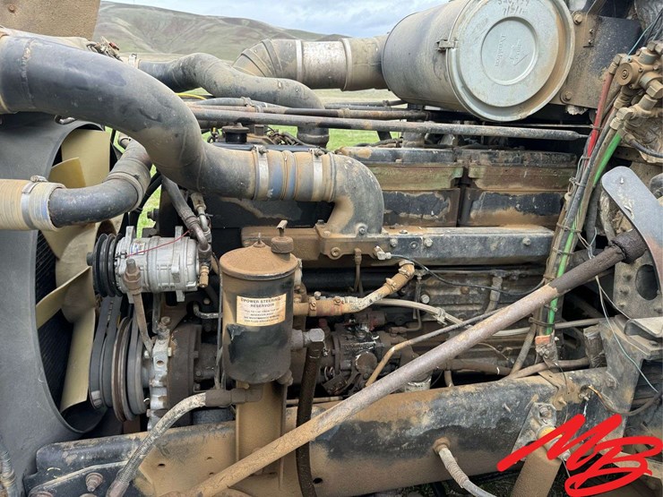 1990-freightliner-fld120-image-31