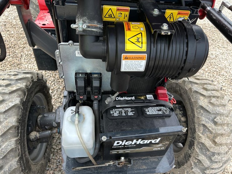 2015-massey-ferguson-1734e-image-11