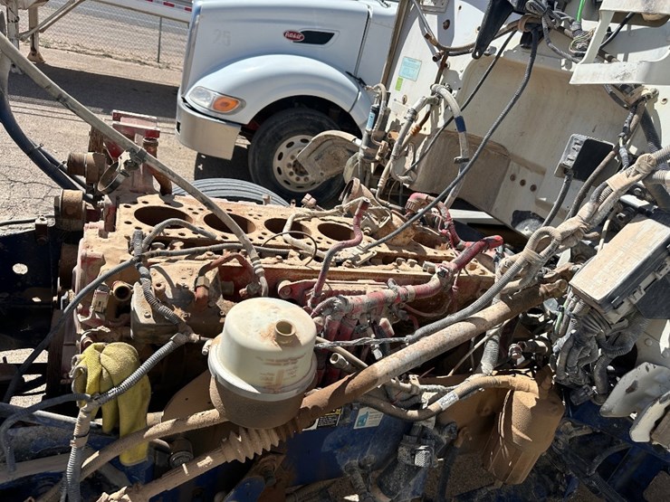 2012-peterbilt-386-image-14