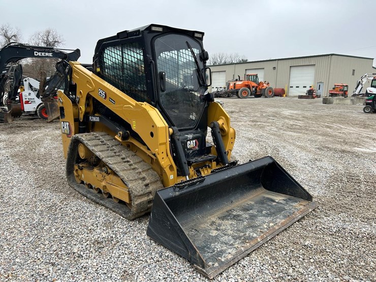 2024-caterpillar-255-image-6