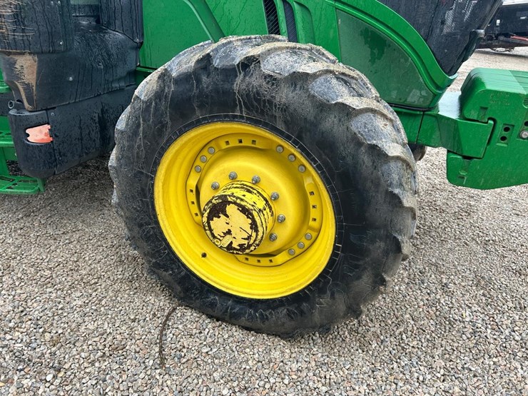 2019-john-deere-6155r-image-12