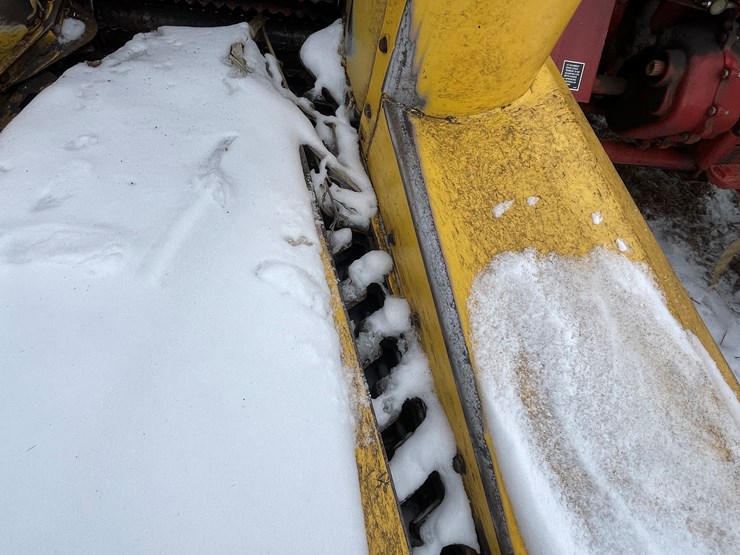 #6024-•-new-holland-(2)-row-corn-head-image-11