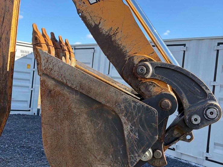 2019-case-580sn-image-13