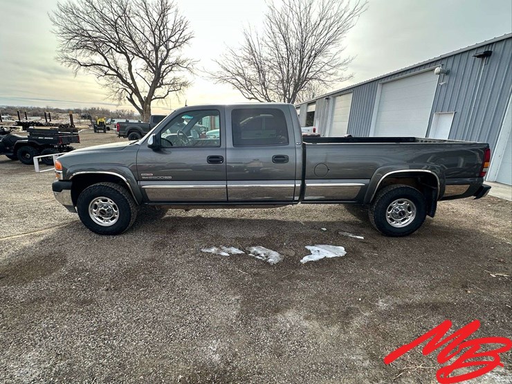 2002-gmc-2500-image-2