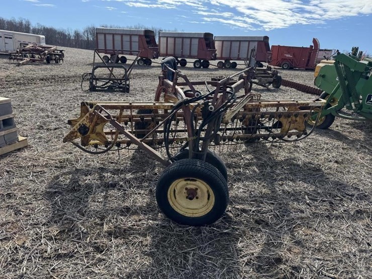 new-holland-258-image-2