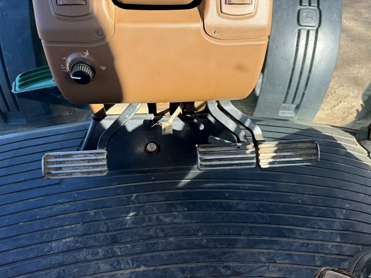 2008-john-deere-8130-image-52