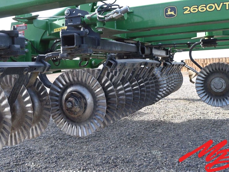 2019-john-deere-2660vt-image-33