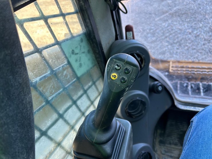 2021-caterpillar-289d3-image-26