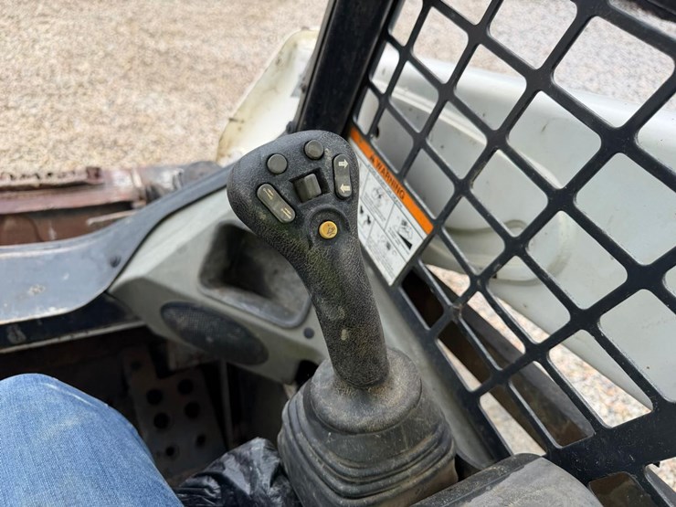 2016-bobcat-t590-image-20