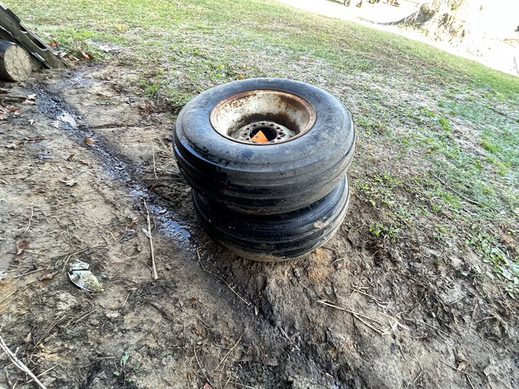 #6080-•-(2)-implement-tires-image-3