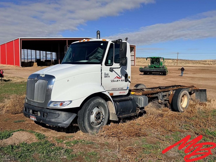 2004-international-8600-image-1