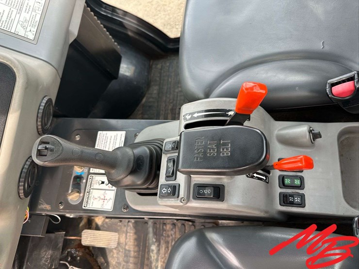 2007-bobcat-toolcat-5600-image-27