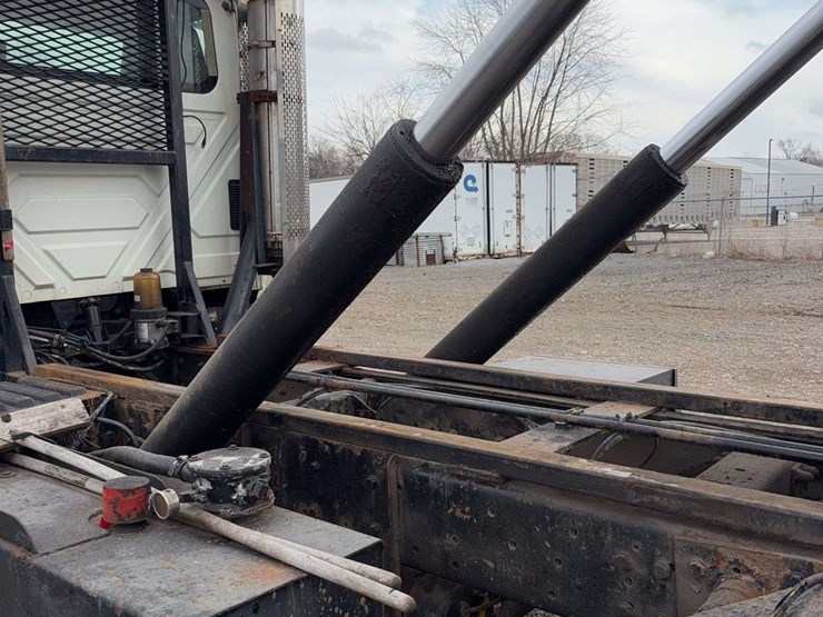 2006-international-8600-image-31