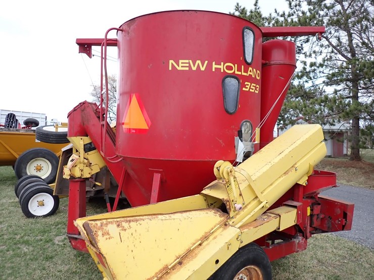 new-holland-353-image-5