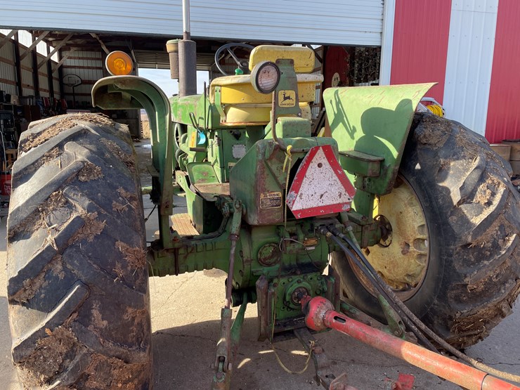 john-deere-4010-image-8