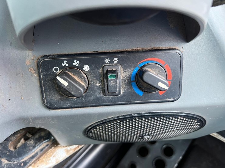 2020-bobcat-t770-image-21