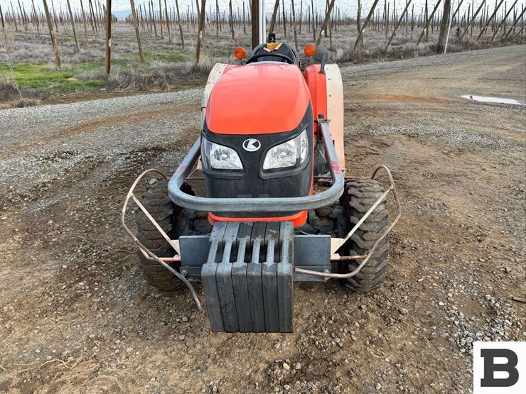 2014-kubota-m8540n-image-9