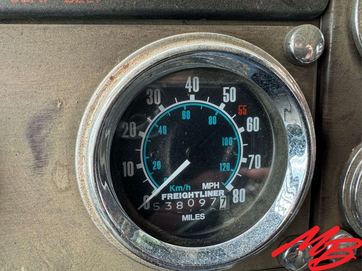 1990-freightliner-fld120-image-23