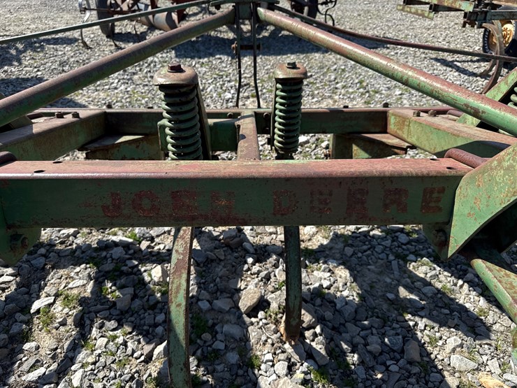 john-deere-17-image-6