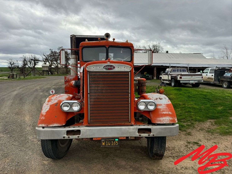 1964-peterbilt-351-image-3