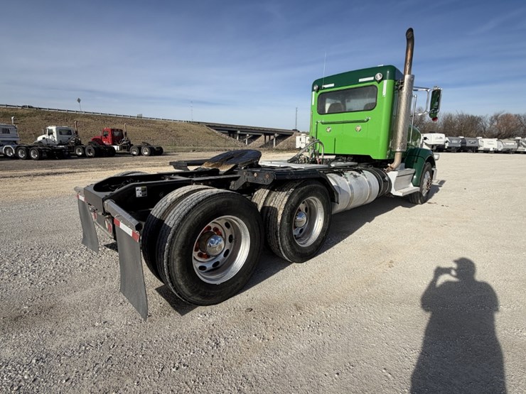 2021-peterbilt-367-image-6