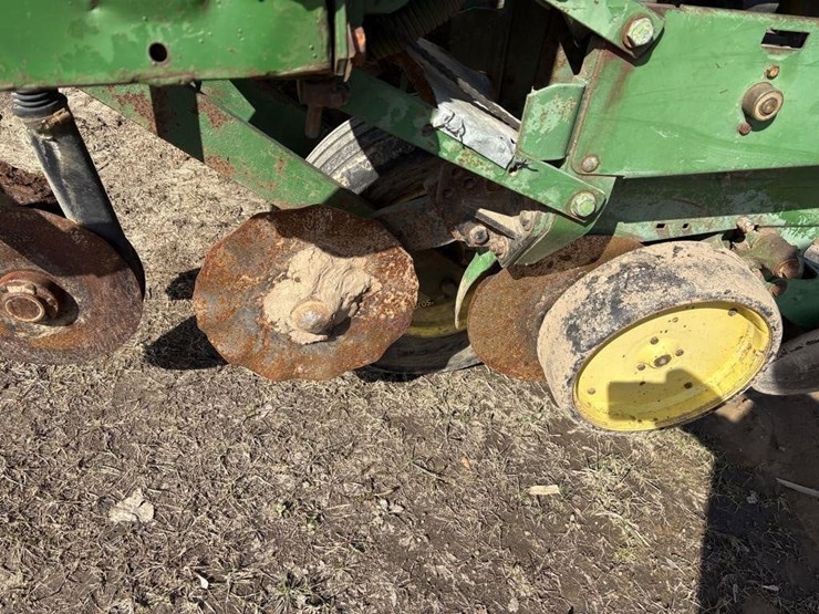 john-deere-7000-image-7