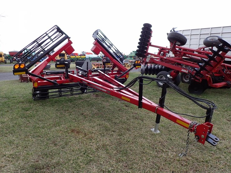 2020-case-ih-crumbler-110-image-2