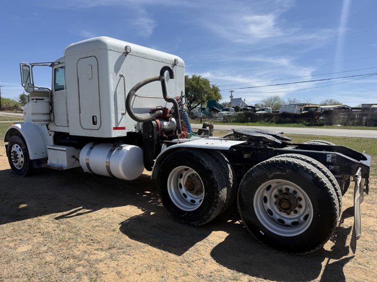 2013-peterbilt-367-image-7