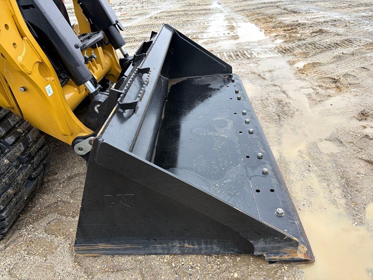 2025-caterpillar-255-image-13