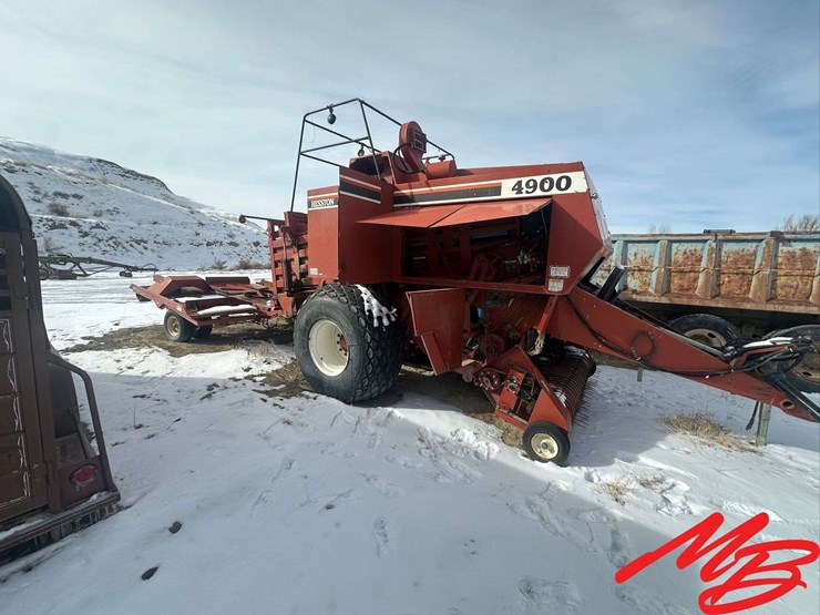 hesston-4900-image-2