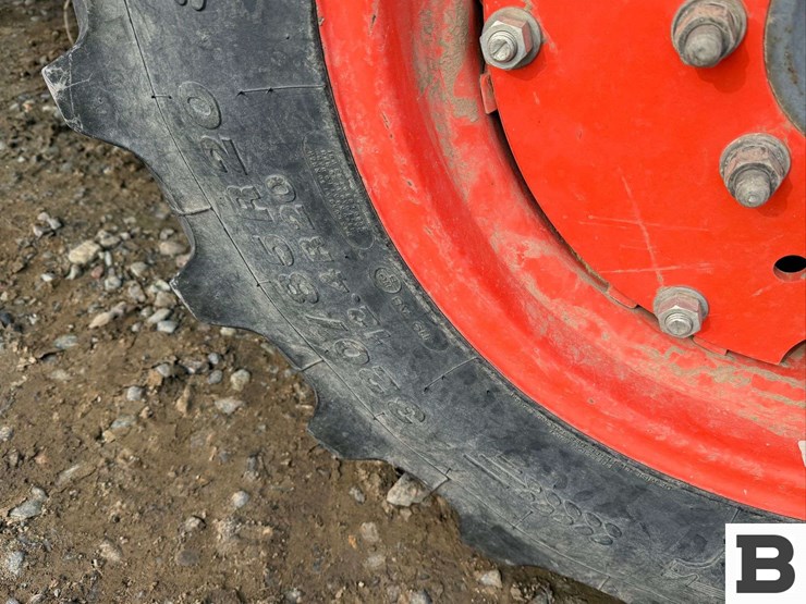 2014-kubota-m8540n-image-16