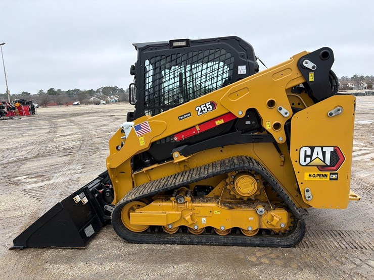 2025-caterpillar-255-image-1