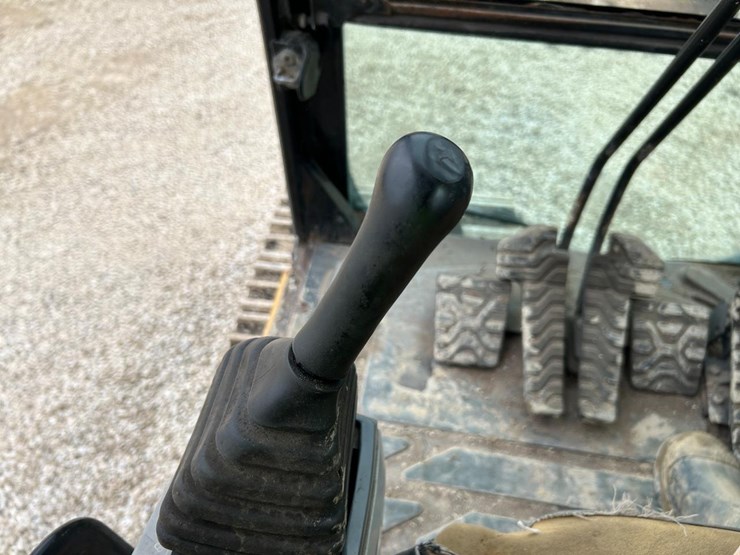 caterpillar-320e-image-27