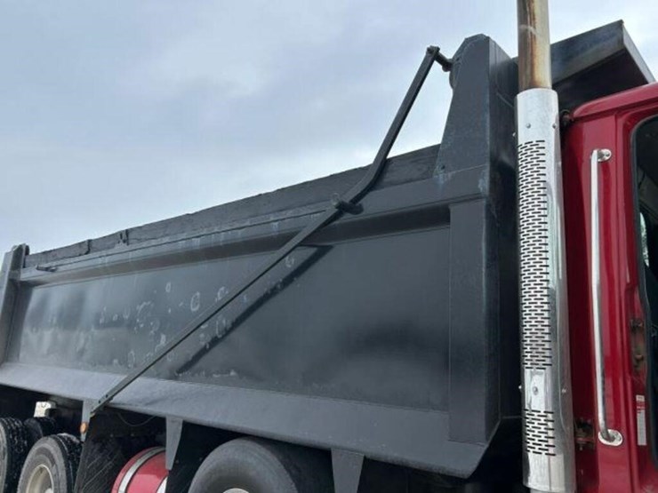 2017-western-star-4700-image-47