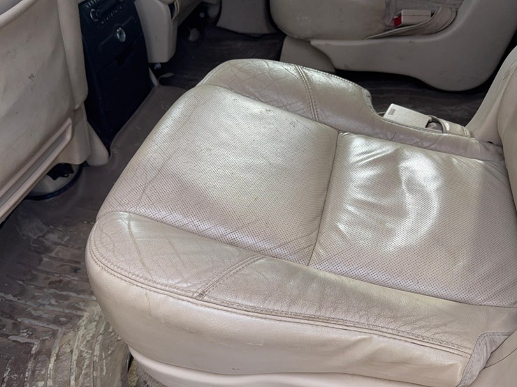 2008-cadillac-escalade-image-22