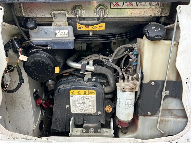 2022-bobcat-t76-image-16