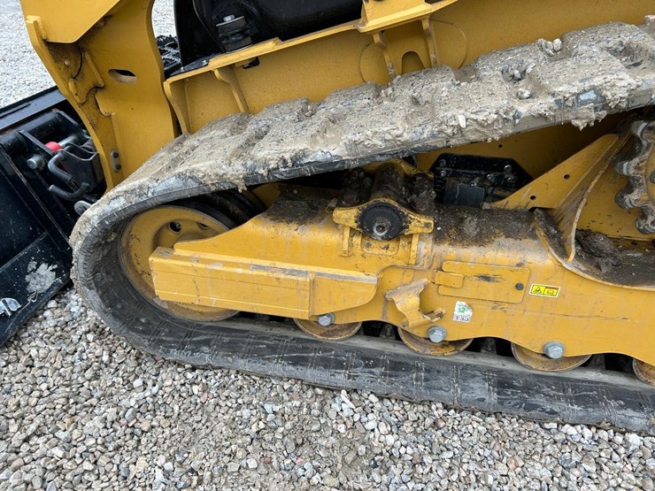 2024-caterpillar-255-image-17