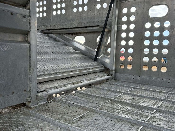 2014-merritt-53'-x-image-9