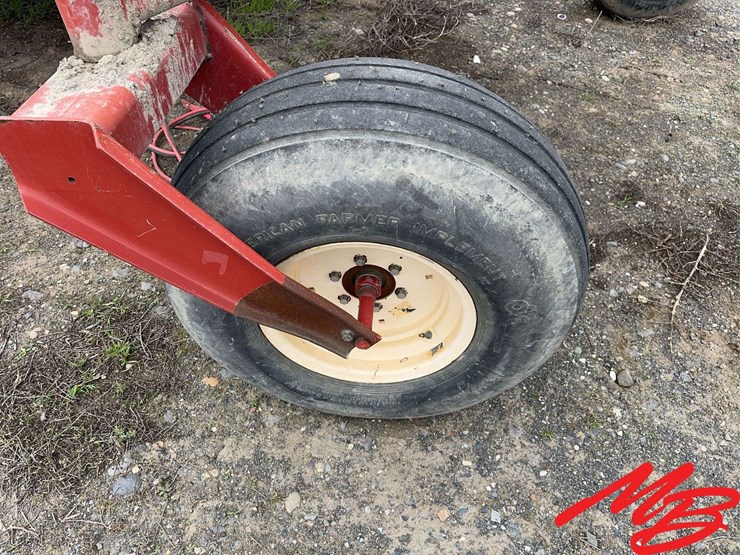 new-holland-h8040-image-9