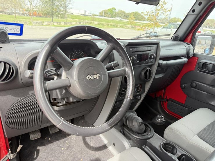 2008-jeep-wrangler-sport-image-11