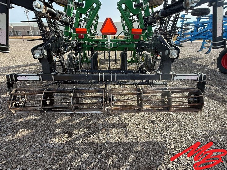 john-deere-2310-image-10