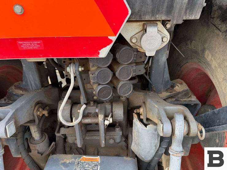 2016-kubota-m8540hd-image-10