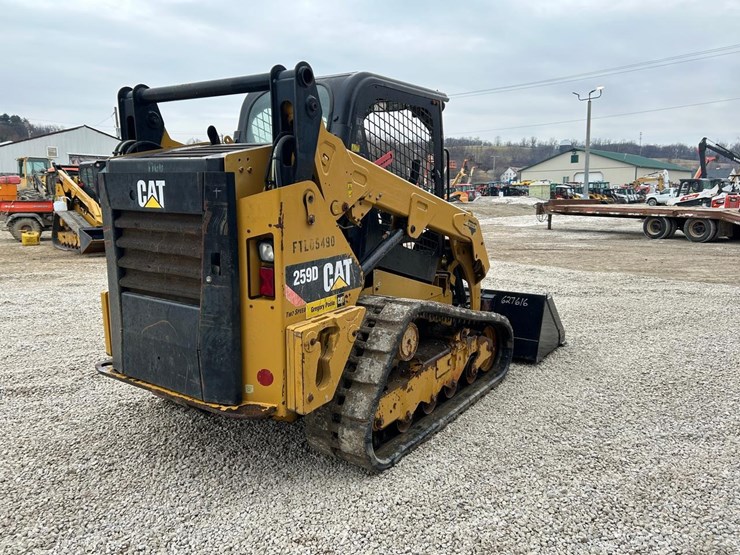 2015-caterpillar-259d-image-4