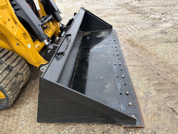 2025-caterpillar-255-image-13